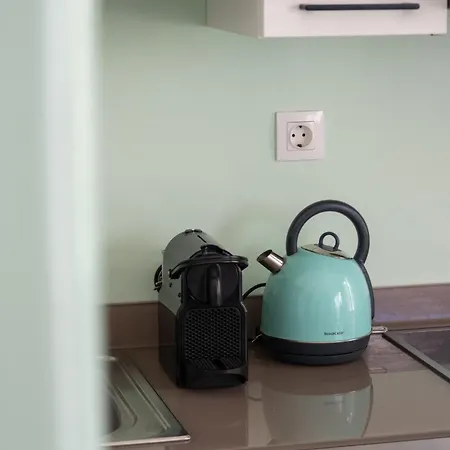 Mv Living - * ハニア