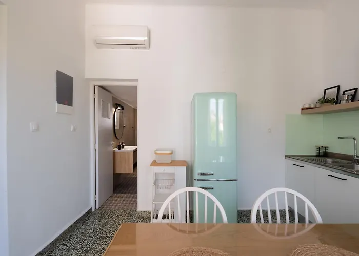 Mv Living - * La Canea