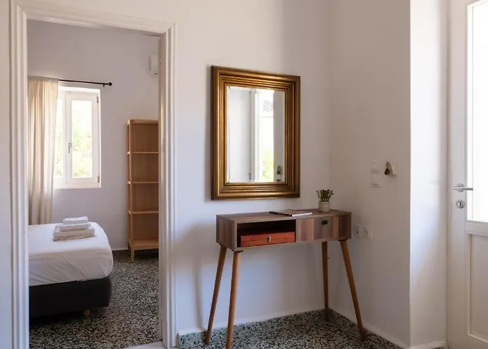 Mv Living - * La Canea